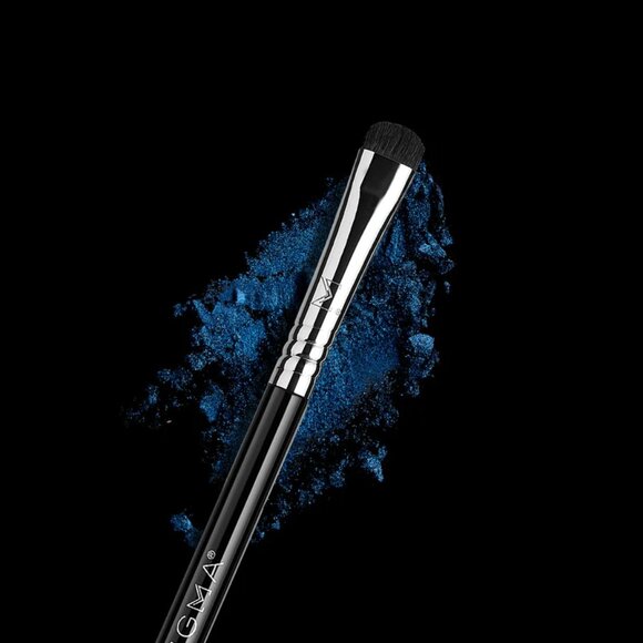 Sigma Beauty - E20 SHORT SHADER BRUSH - Picture 3 of 4